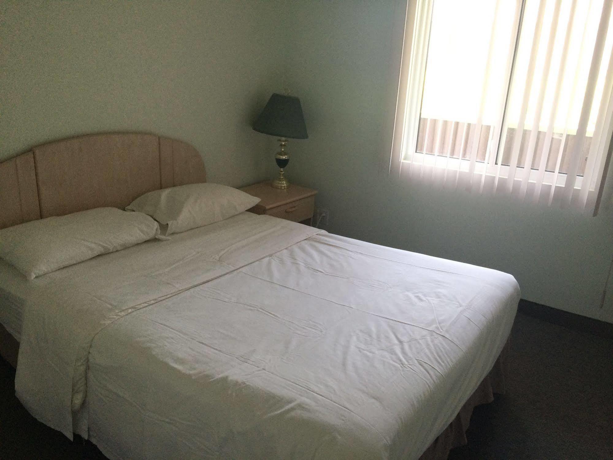 Shemron Suites Hotel Deep River ภายนอก รูปภาพ